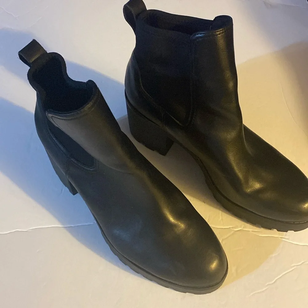 ALDO Chelsea Boots, Ankle Booties, Leather, Platform, Sz 9, chunky, matrix